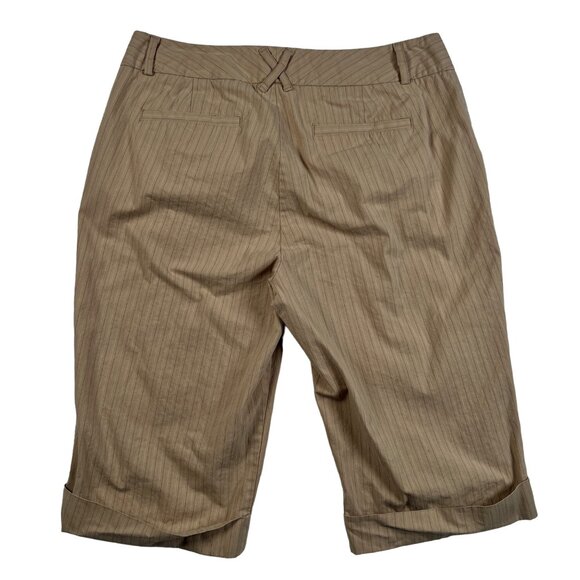 Dockers Shorts Women's Cuffed Striped Bermudas Ideal Fit Tan Brown White 8P - Picture 10 of 13